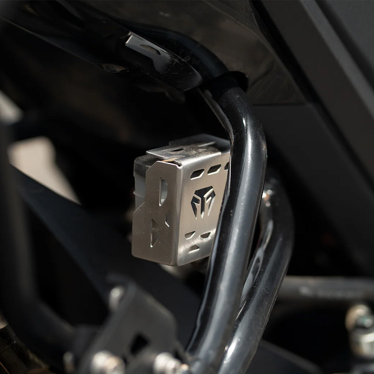 Rear Brake Reservoir Guard for Honda CB200X - Moto Torque
