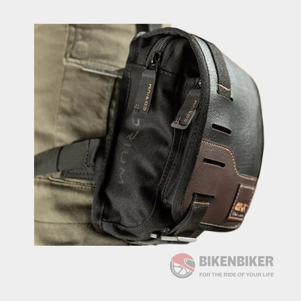 Crm104 Classically Designed Leg Bag 3 Litres - Givi