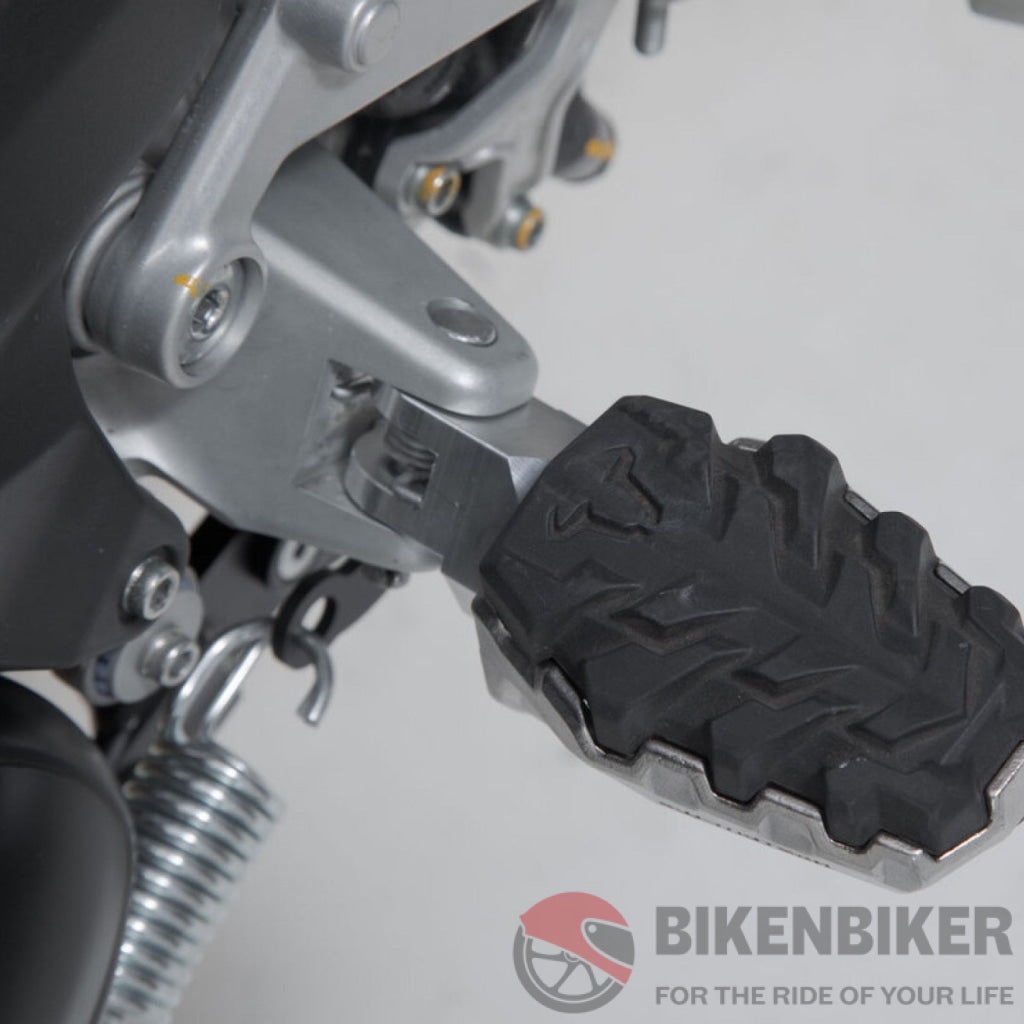 Ducati Multistrada V4 Ergonomics - Evo Footrest Kit Sw-Motech Footpegs