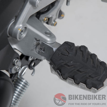 Ducati Multistrada V4 Ergonomics - Evo Footrest Kit Sw-Motech Footpegs