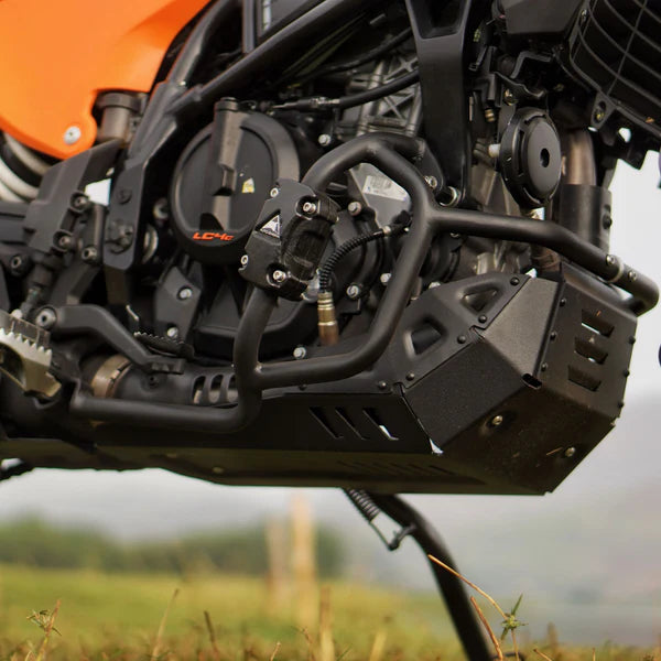 KTM 390 Adventure 2025 के लिए बैश प्लेट - ऑटो इंजीना