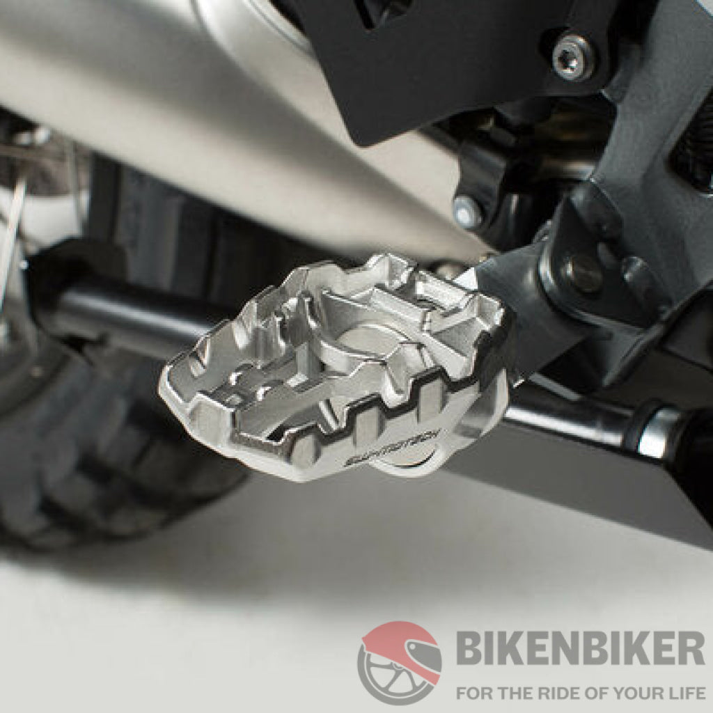 Suzuki V-Strom 650/Ktm 390 Adventure - Evo Footrest Kit Sw-Motech Footpegs